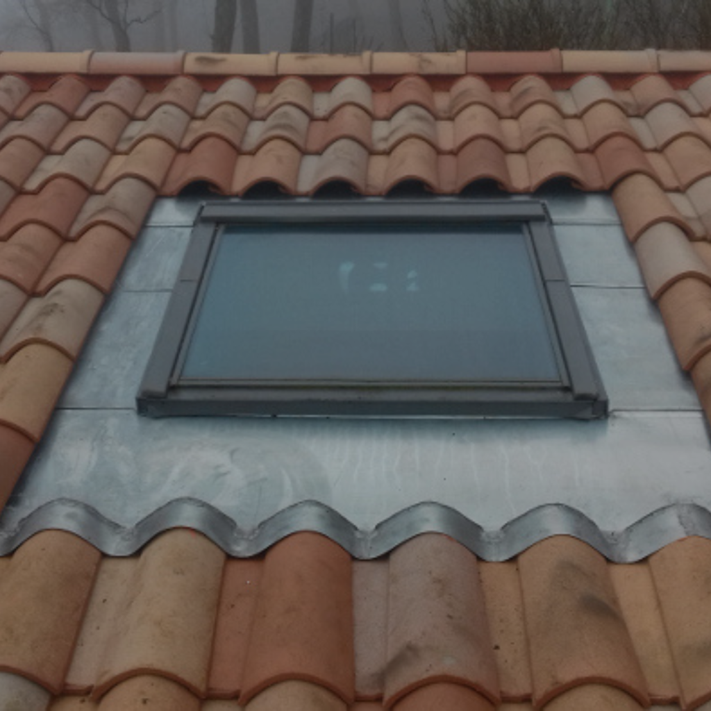 Installation d'une fenêtre de toit